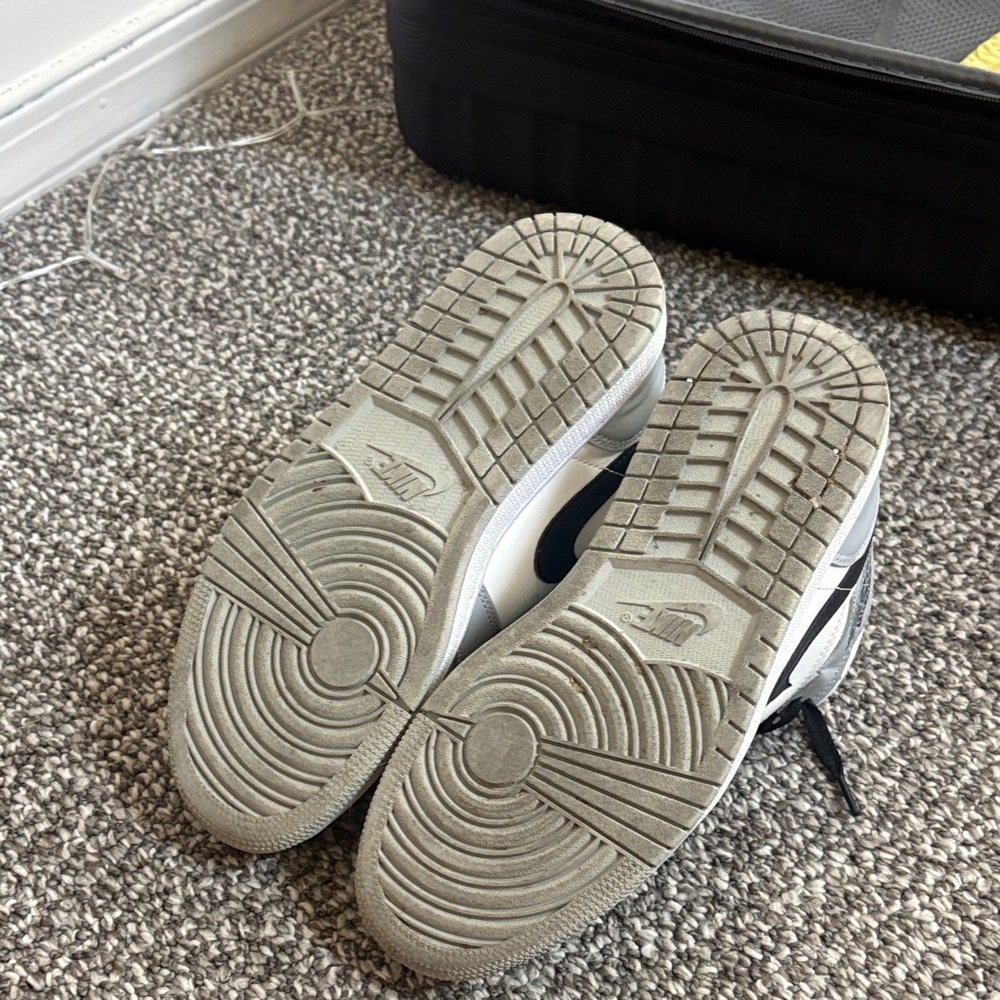 Air Jordan 1 Mid Light Smoke Grey - Picture 3 of 6